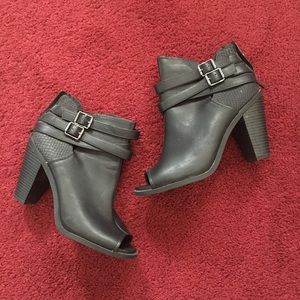 Vera Wang Booties